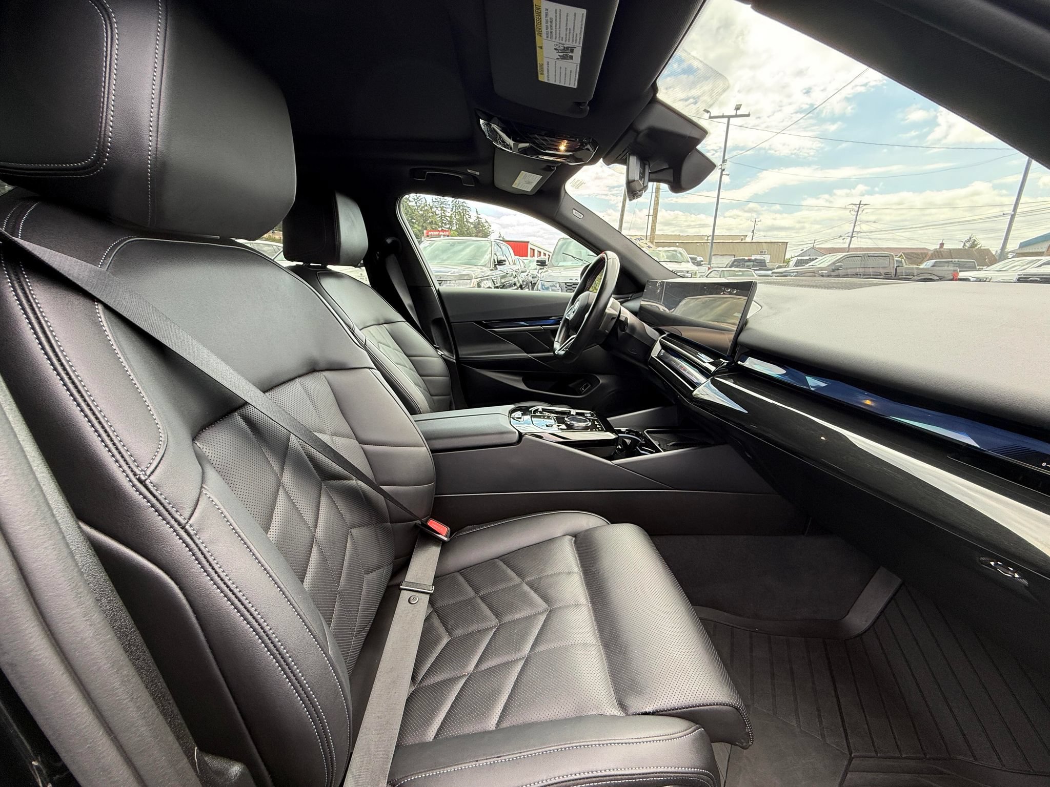 Used 2024 BMW i5 M60 w/ Premium Package AWD/4WD image 7