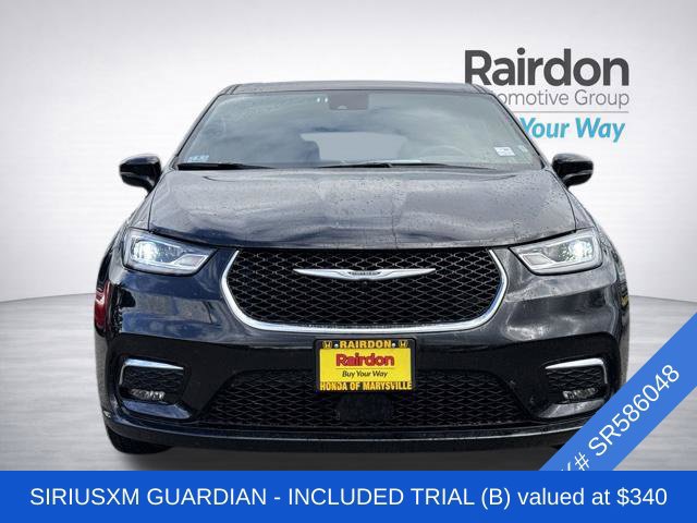 Used 2025 Chrysler Pacifica Select FWD image 2