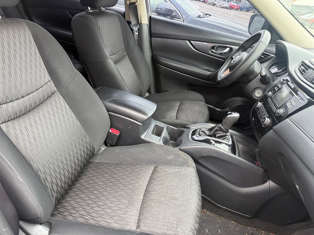Used 2017 Nissan Rogue S image 8