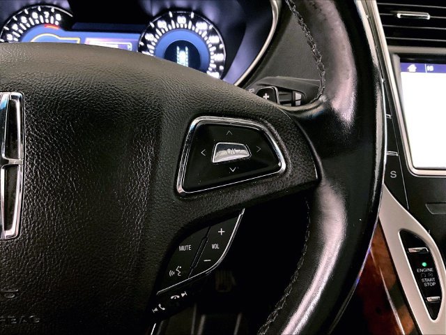 Used 2017 Lincoln MKX Reserve w/ Driver Assistance Package AWD/4WD image 18