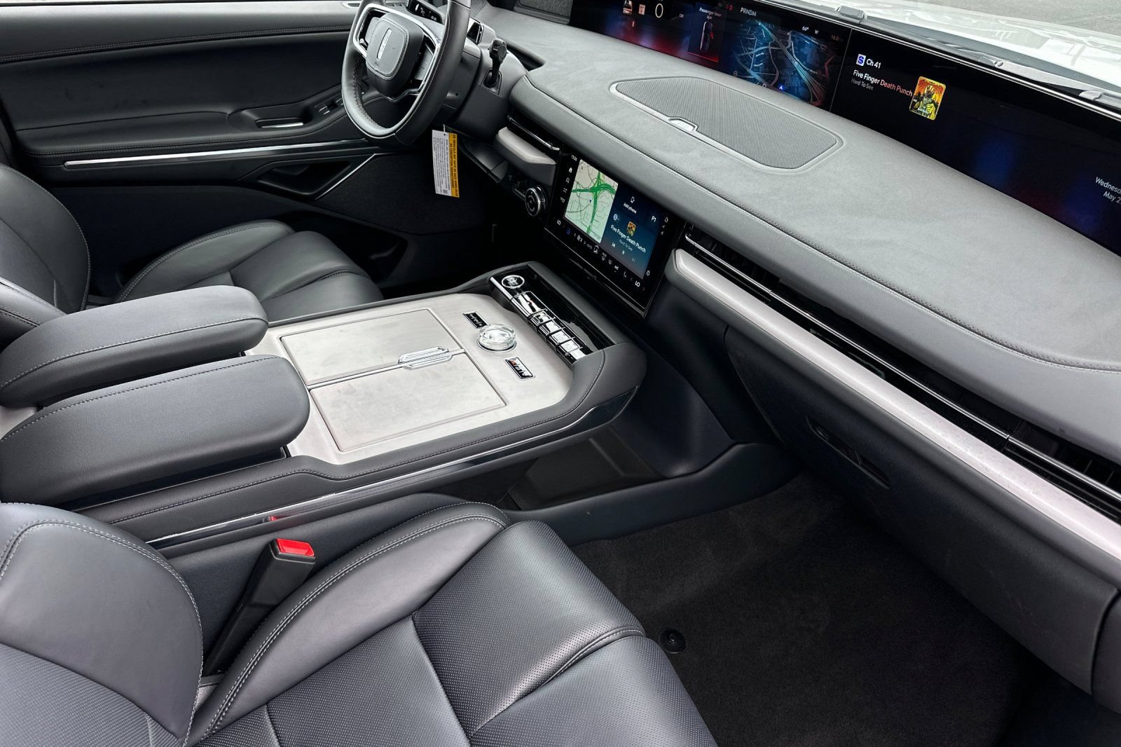 New 2026 Lincoln Navigator Reserve w/ Jet Appearance Package AWD/4WD image 16