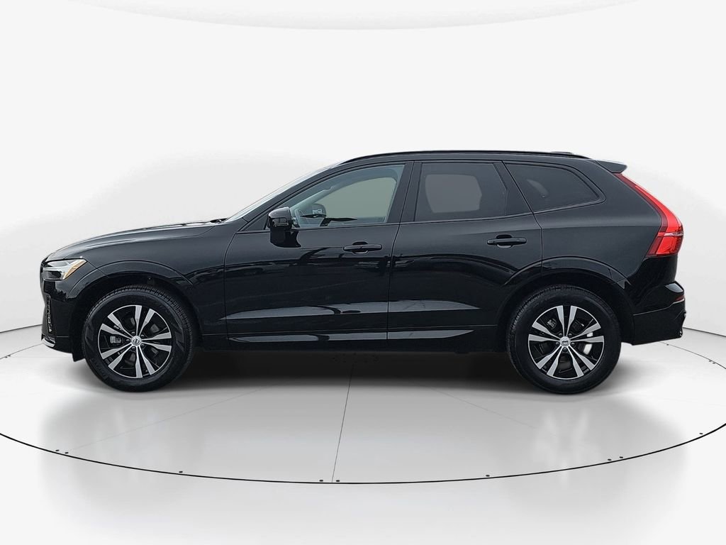 Used 2025 Volvo XC60 B5 Core image 9