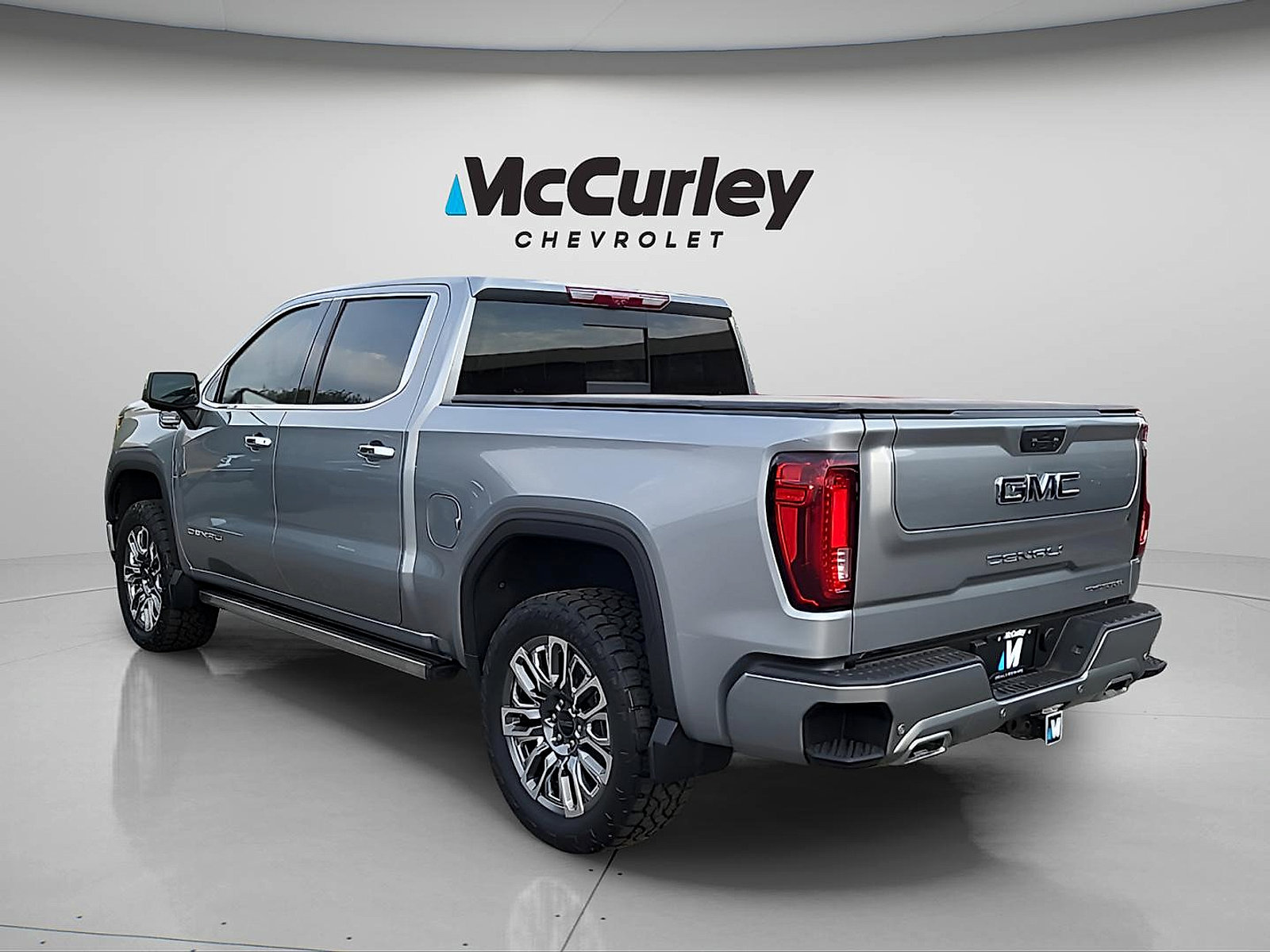 Used 2024 GMC Sierra 1500 Denali Ultimate AWD/4WD image 5