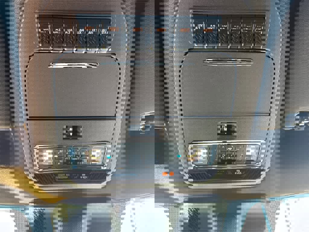 New 2025 Ford F350 King Ranch image 32
