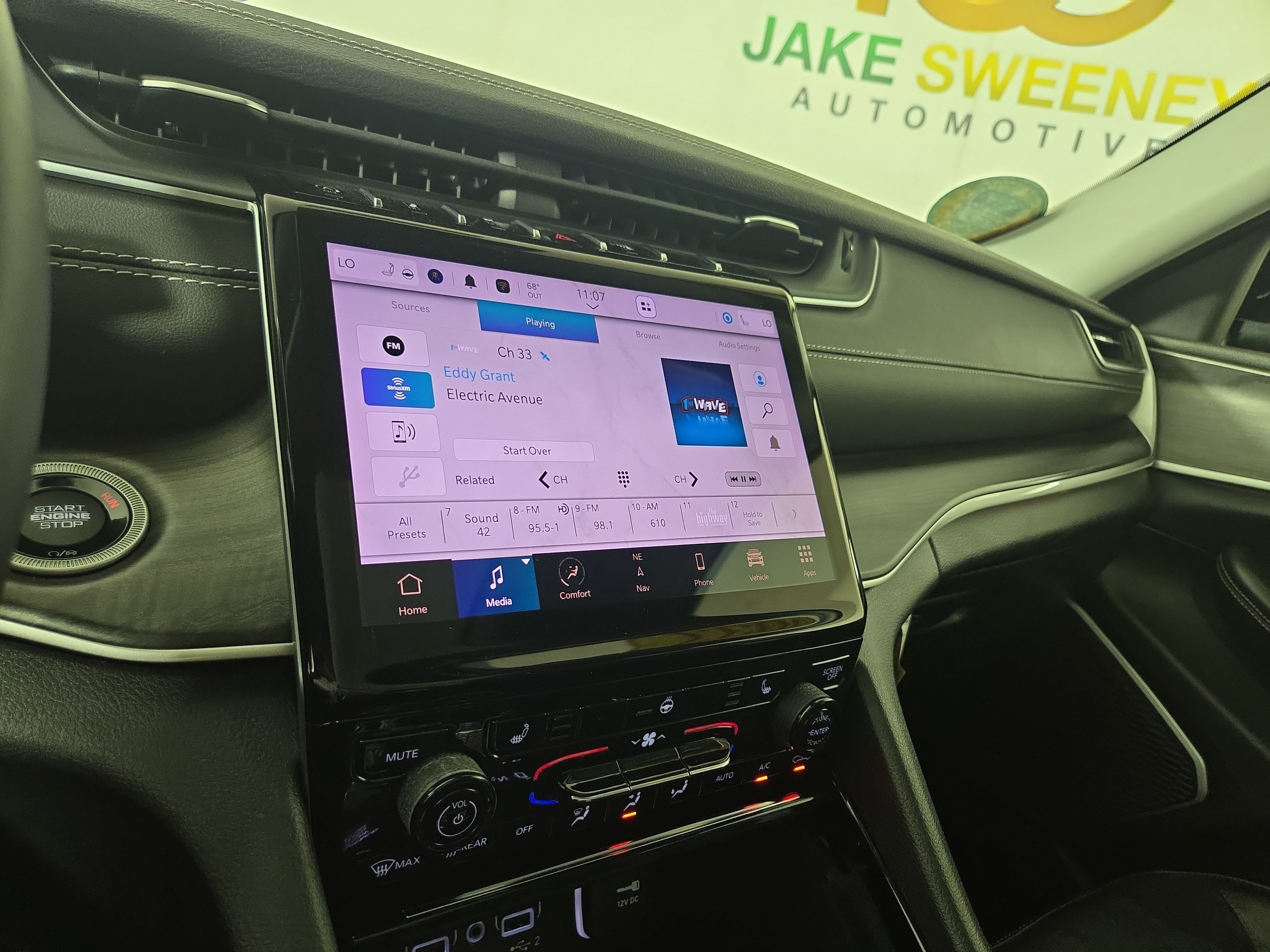 Used 2022 Jeep Grand Cherokee Limited AWD/4WD image 19