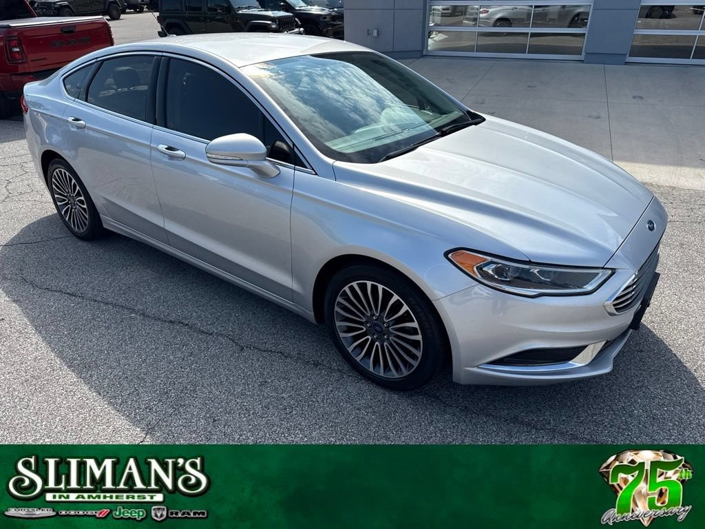 Used 2018 Ford Fusion SE w/ Fusion SE Technology Package FWD image 1