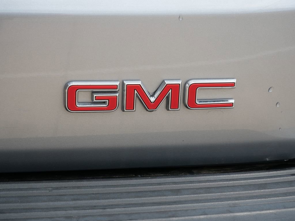 Used 2025 GMC Yukon XL Denali AWD/4WD image 11