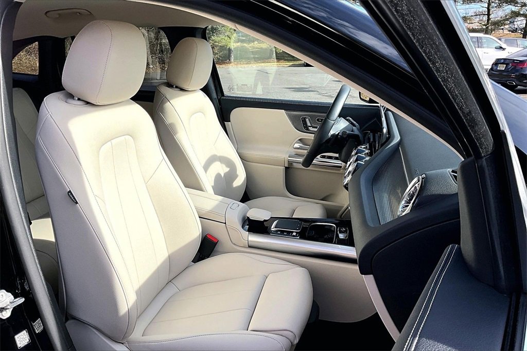 Certified 2022 Mercedes-Benz GLA 250 4MATIC image 7