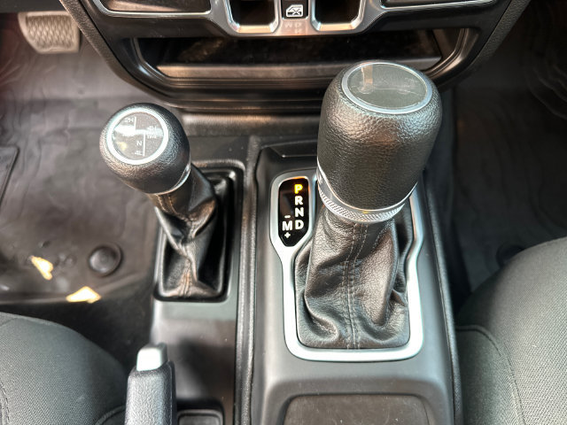 Used 2023 Jeep Wrangler Unlimited w/ Cold Weather Group AWD/4WD image 32