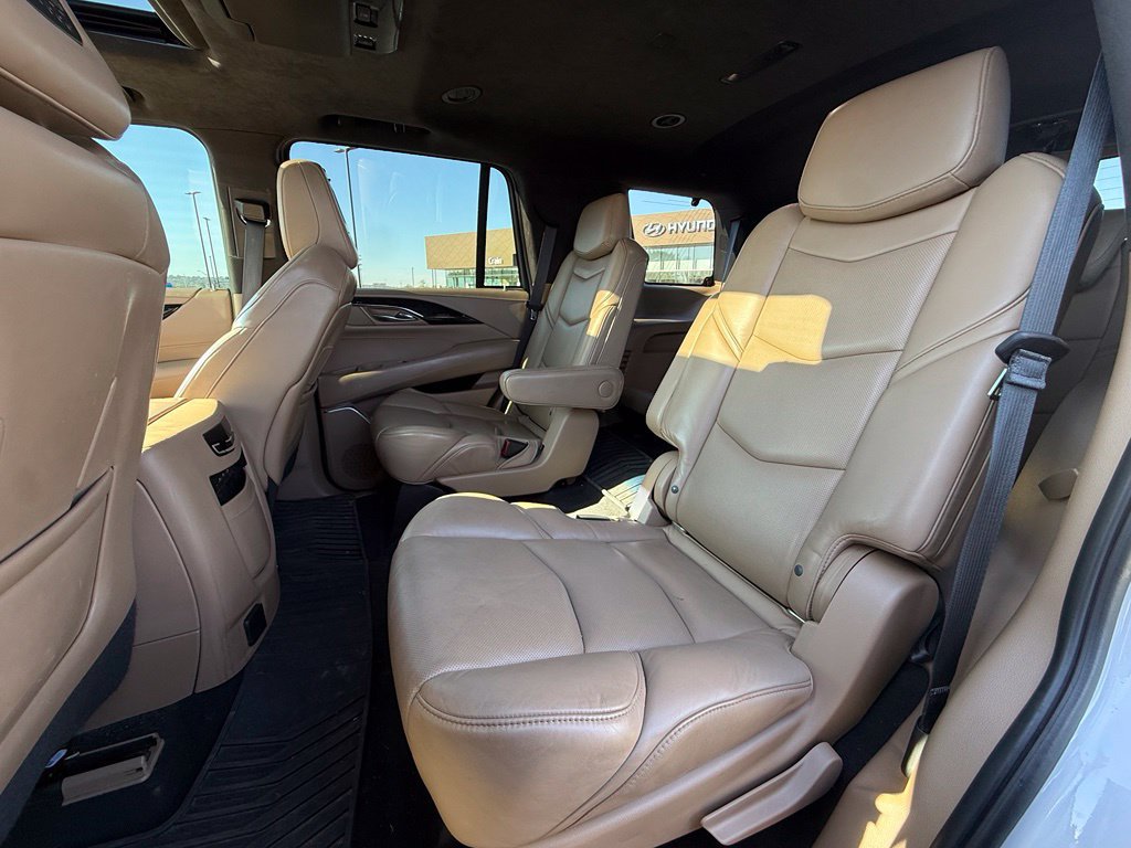 Used 2019 Cadillac Escalade Platinum AWD/4WD image 26