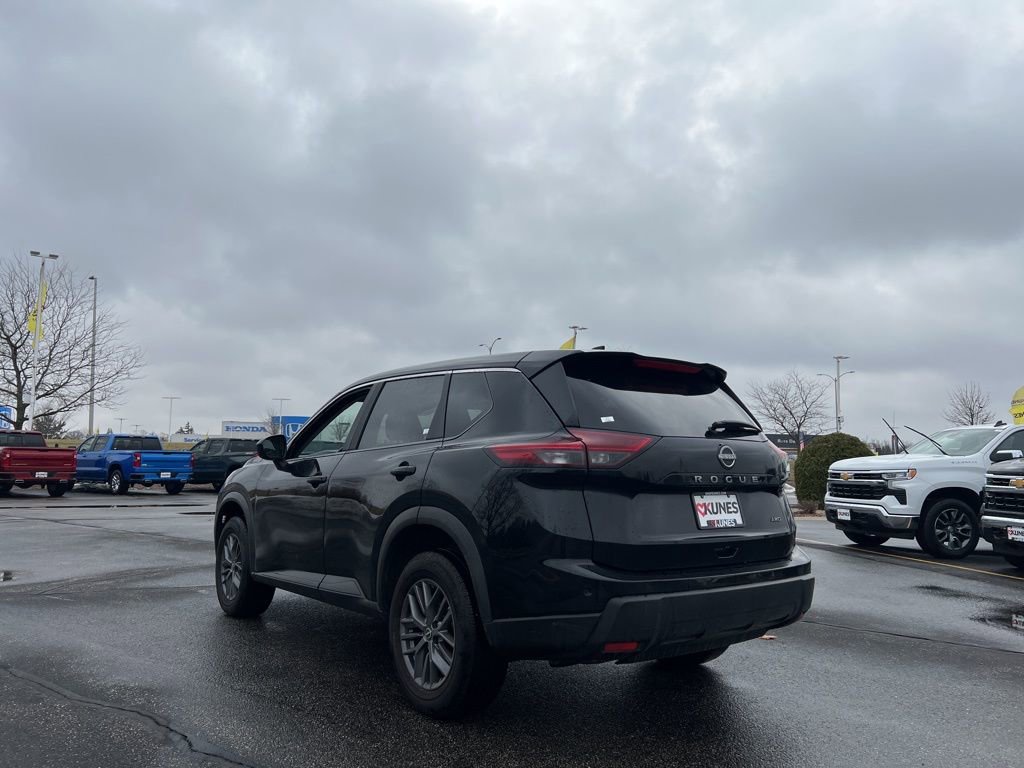 Used 2024 Nissan Rogue S image 6