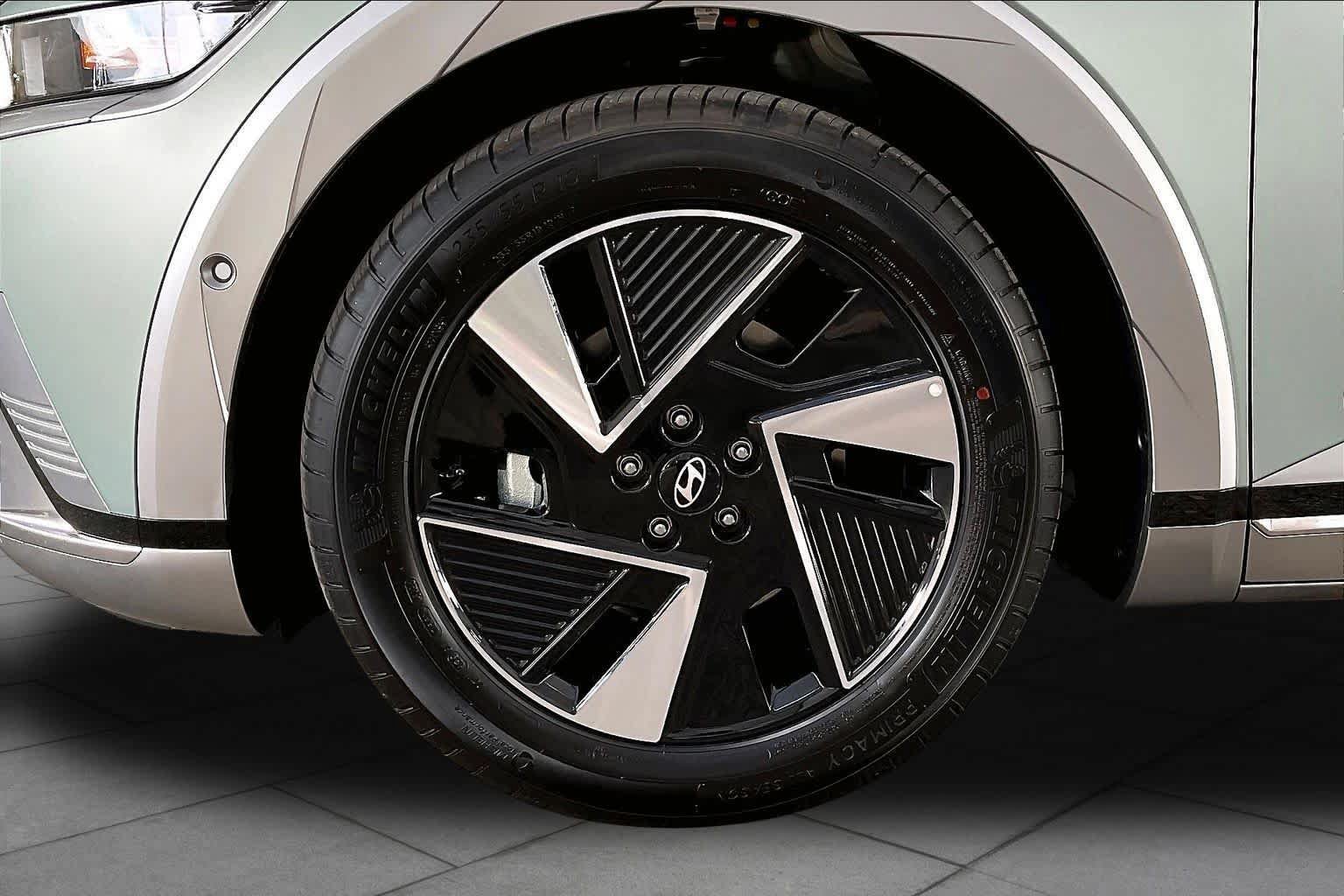 Certified 2026 Hyundai Ioniq 5 Limited RWD image 10