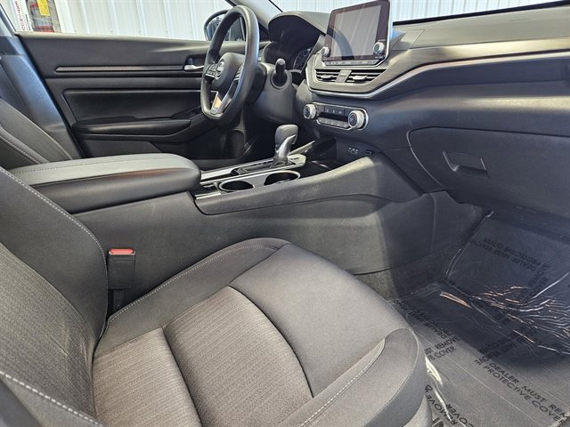 Used 2024 Nissan Altima 2.5 SV image 22