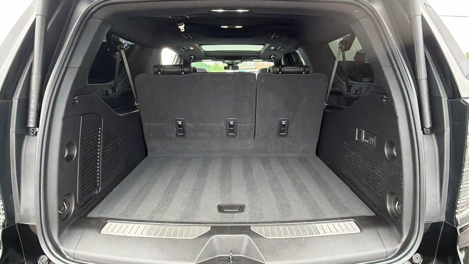 Used 2025 Chevrolet Suburban RST w/ Comfort Package RWD image 14
