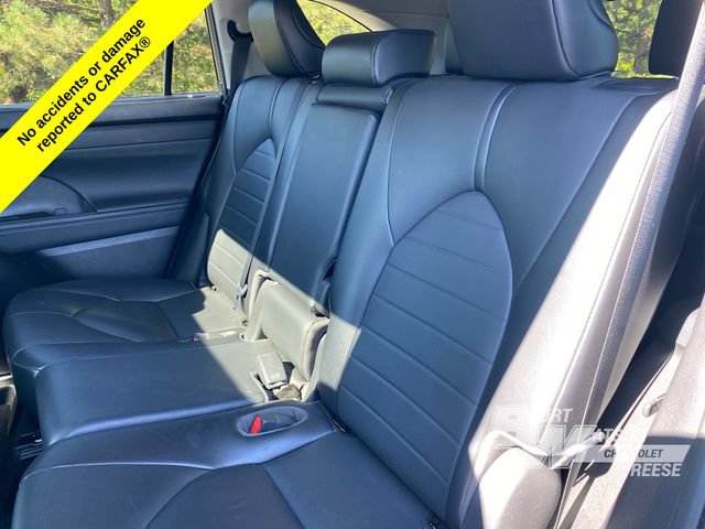 Used 2021 Toyota Highlander XLE AWD/4WD image 21