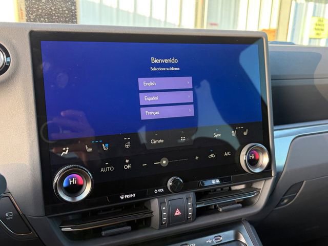 Used 2025 Lexus GX 550 w/ Accessory Package (32) image 10