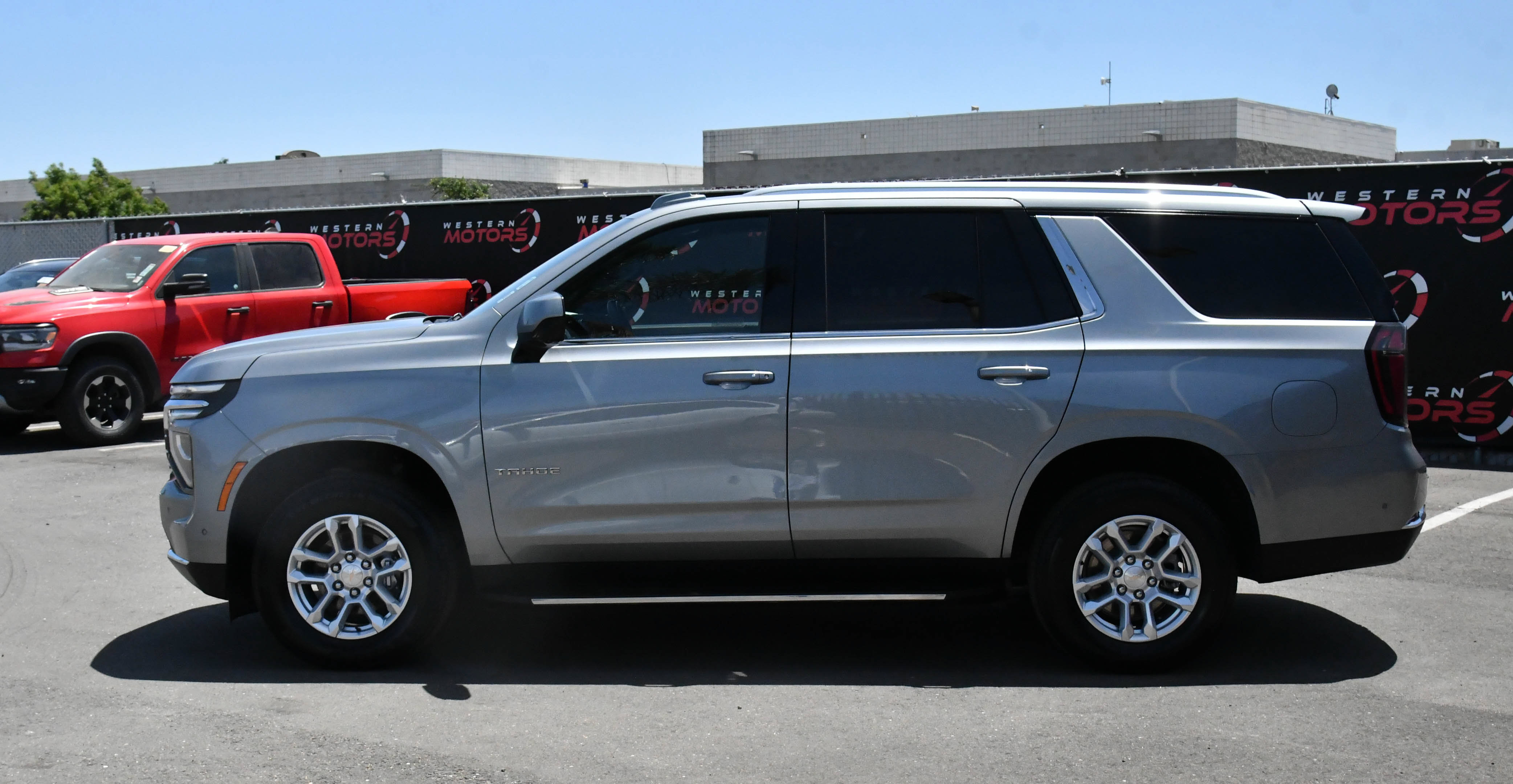 Used 2025 Chevrolet Tahoe LT AWD/4WD image 4