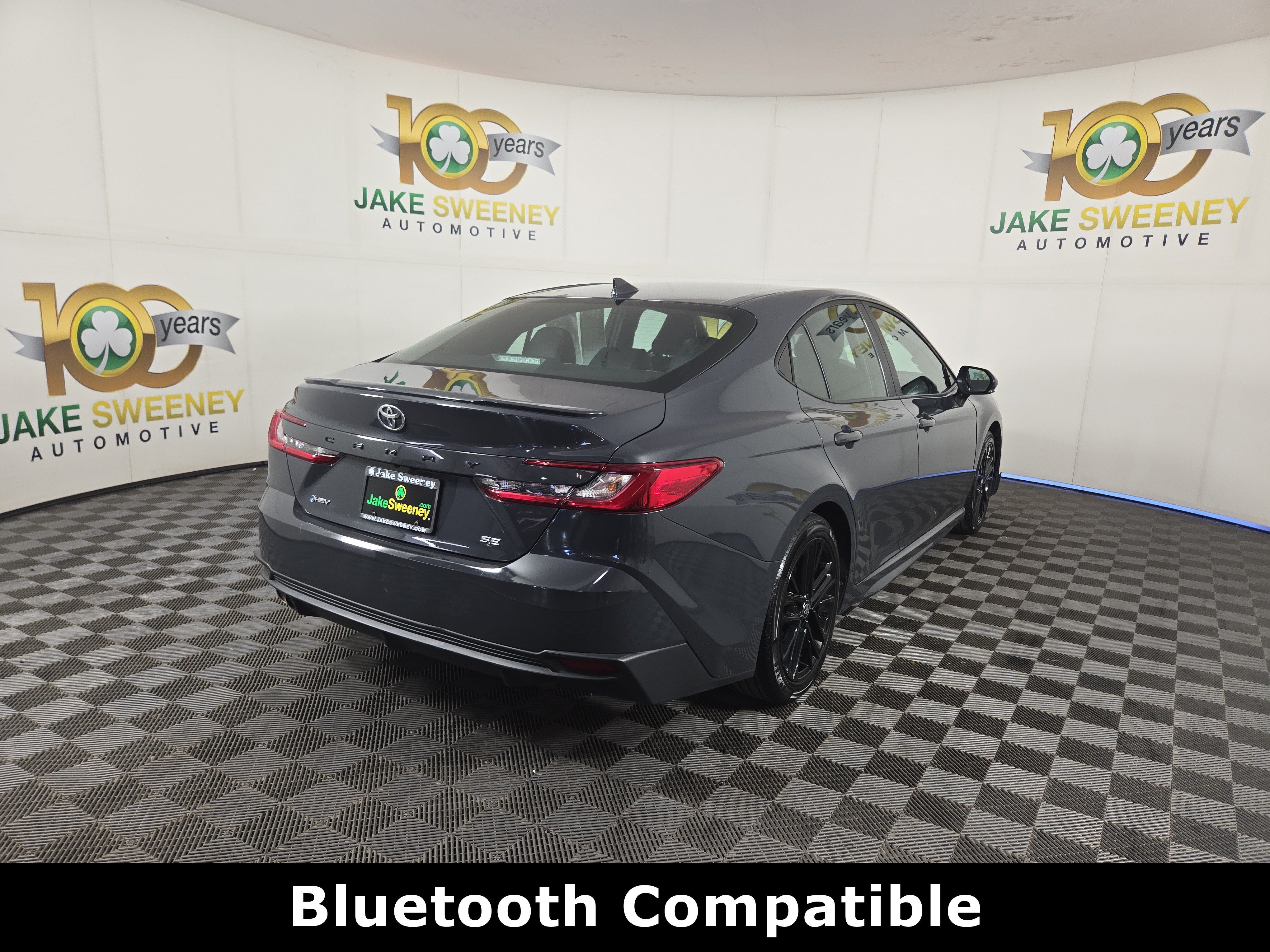 Used 2025 Toyota Camry SE FWD image 9
