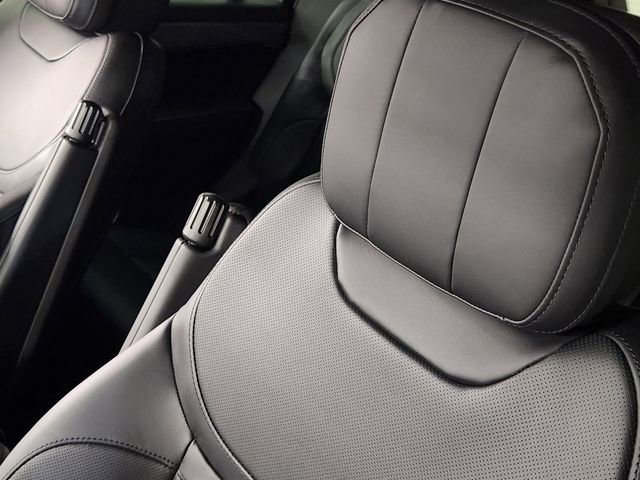 Used 2025 Land Rover Range Rover Sport Dynamic SE image 15