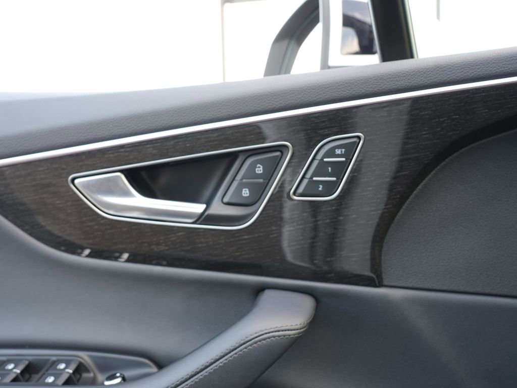 Used 2024 Audi Q7 3.0T Premium Plus image 21