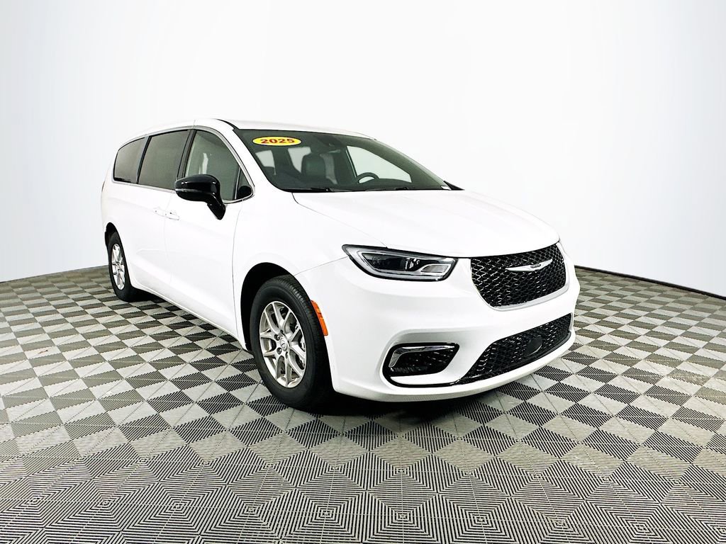 Certified 2025 Chrysler Pacifica Select image 2