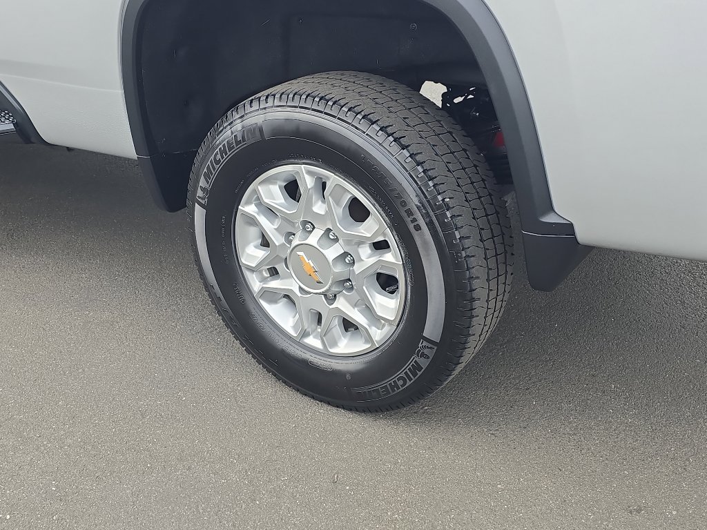 Certified 2022 Chevrolet Silverado 3500 LT w/ Convenience Package image 10