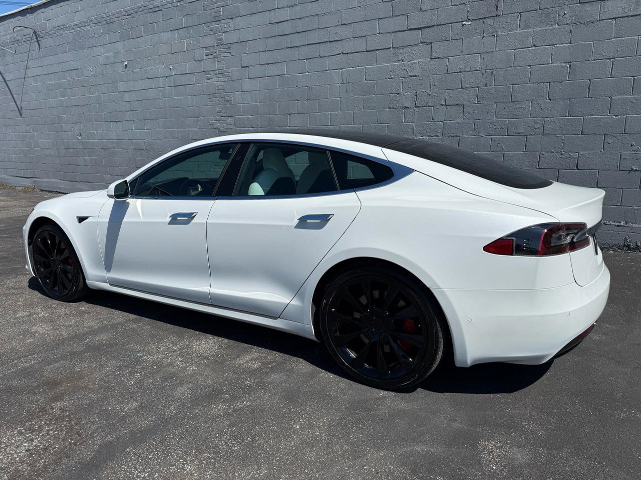 Used 2021 Tesla Model S Performance image 30