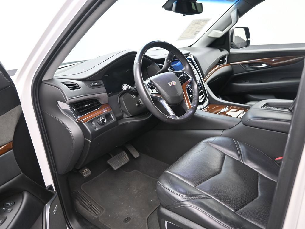 Used 2019 Cadillac Escalade Luxury image 13
