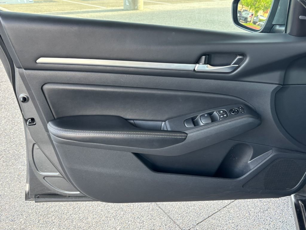 Used 2022 Nissan Altima 2.5 SV image 23