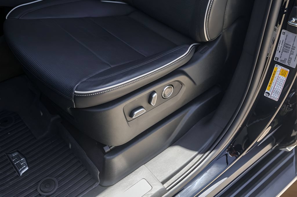 Certified 2023 Cadillac Escalade Premium Luxury w/ LPO, Radiant Package AWD/4WD image 8