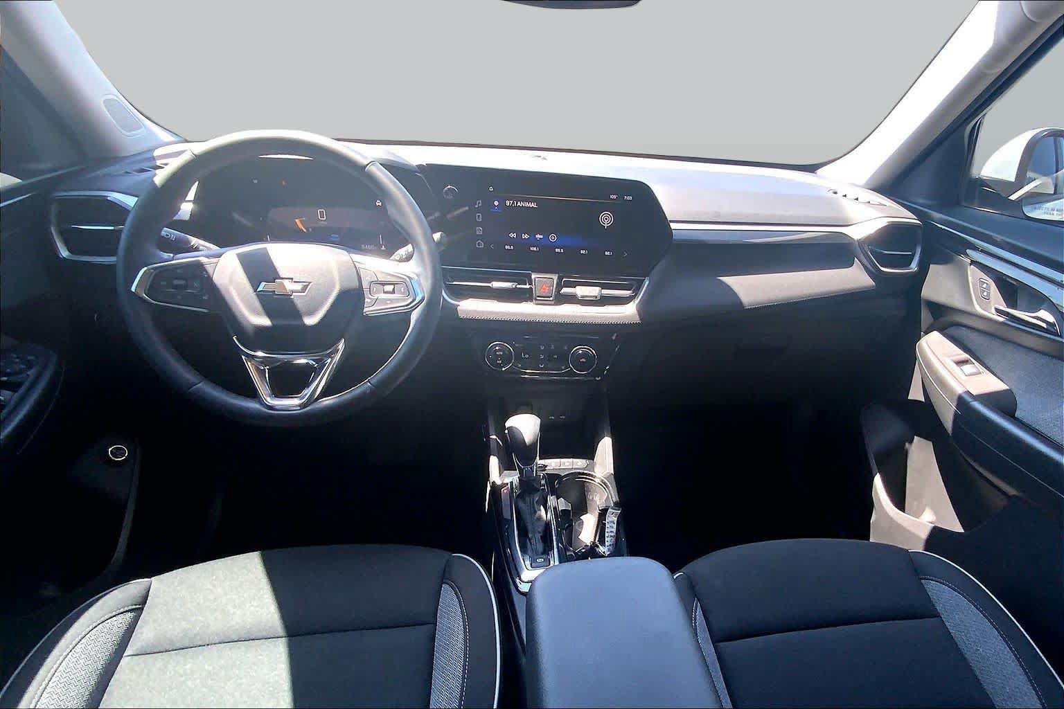 Used 2026 Chevrolet TrailBlazer LT w/ Convenience Package FWD image 16
