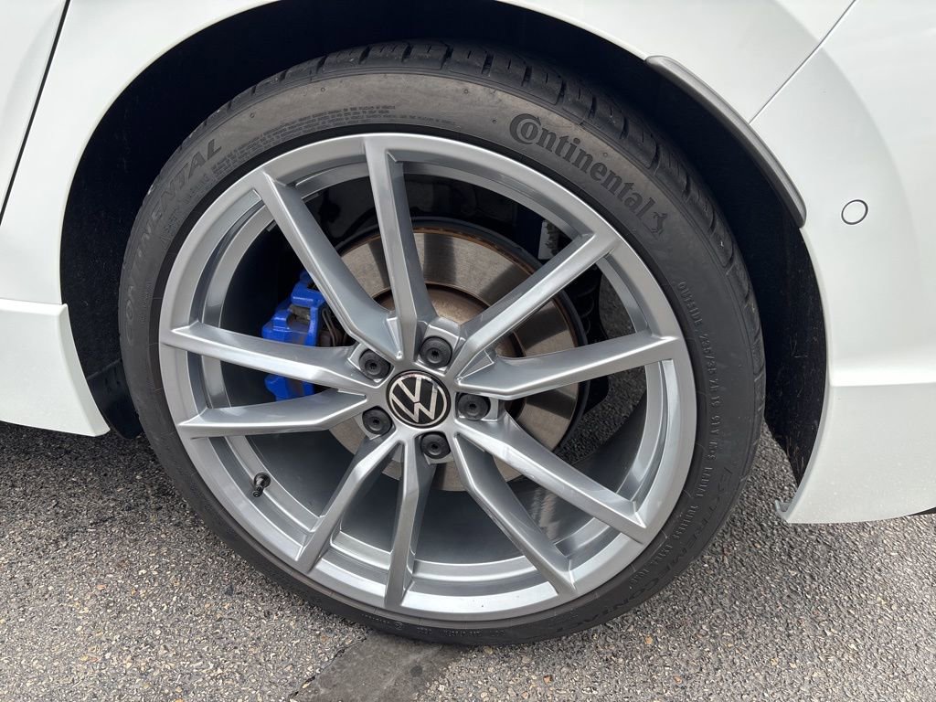 Used 2024 Volkswagen Golf R AWD/4WD image 7