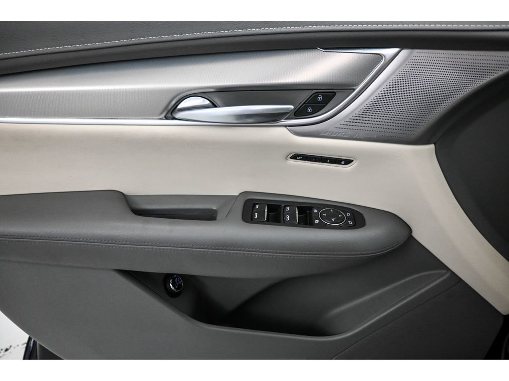 Certified 2022 Cadillac XT5 Premium Luxury FWD image 11