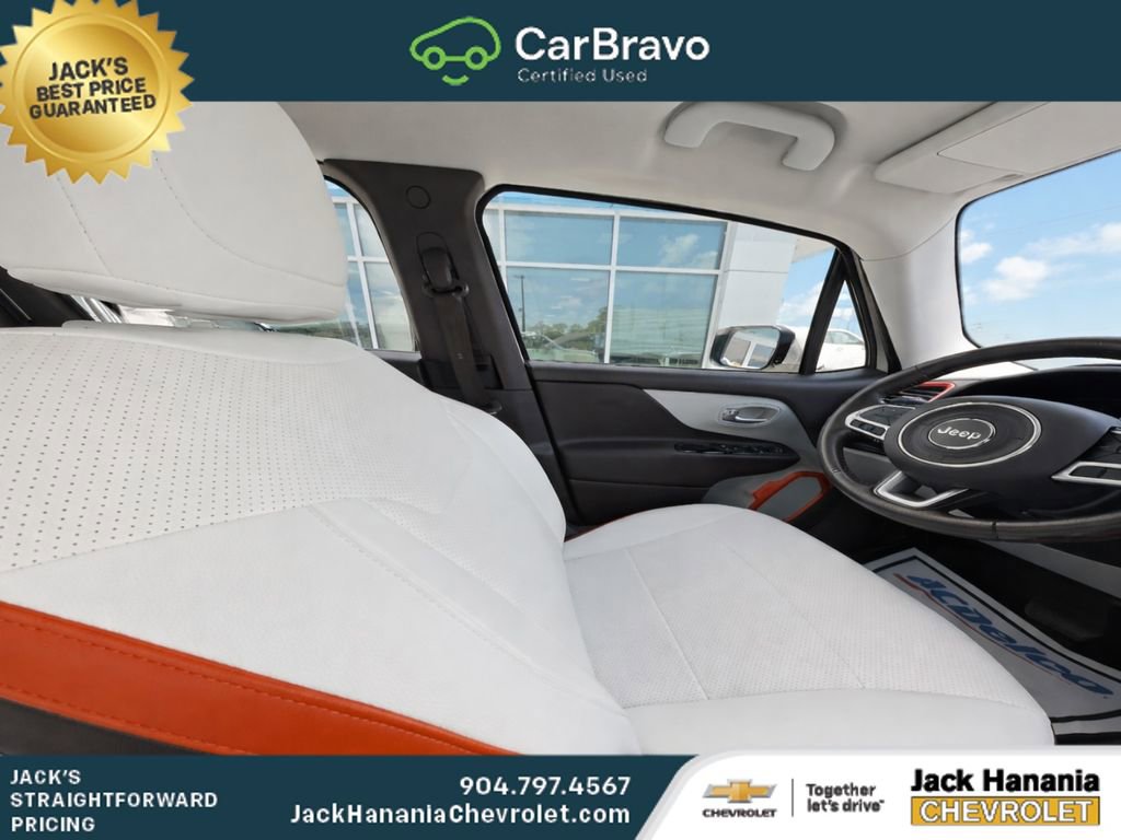 Used 2017 Jeep Renegade Limited FWD image 9