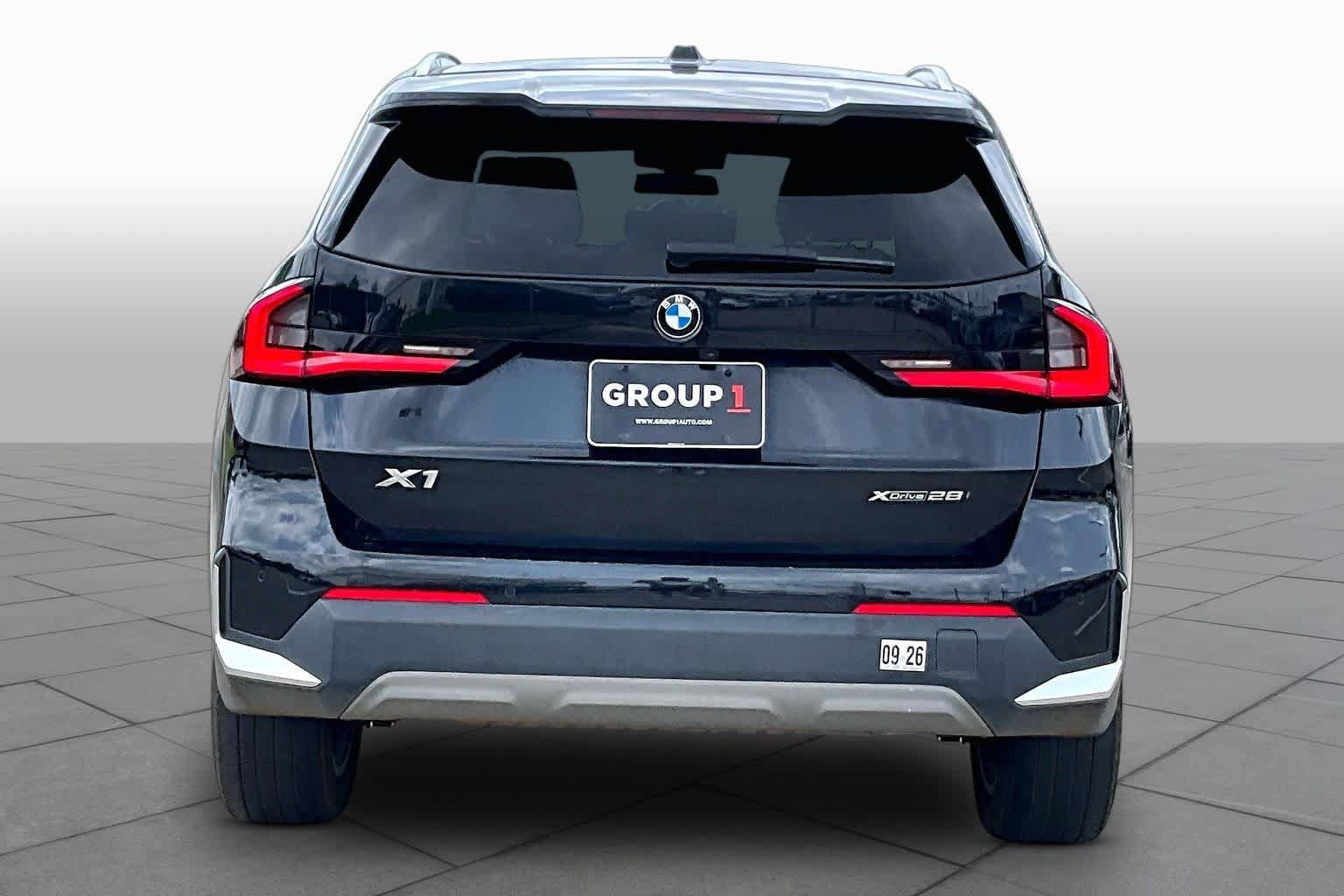 Used 2023 BMW X1 xDrive28i AWD/4WD image 5