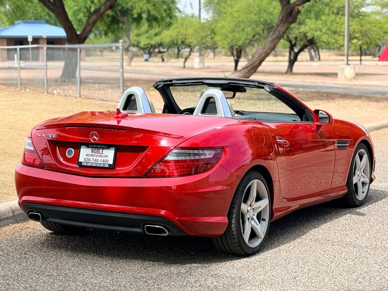 Used 2016 Mercedes-Benz SLK 300 w/ Premium 2 Package image 5
