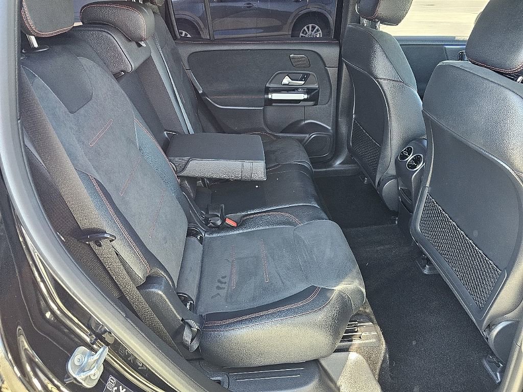 Used 2023 Mercedes-Benz EQB 300 4MATIC image 21