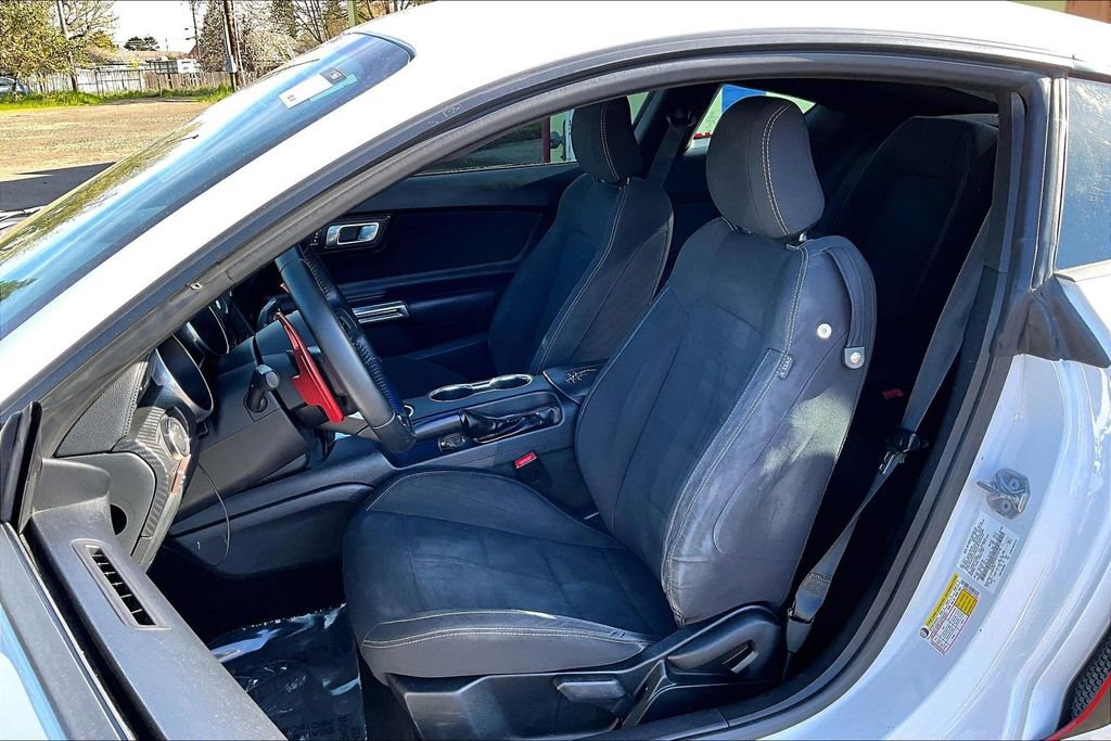 Used 2018 Ford Mustang Coupe image 9