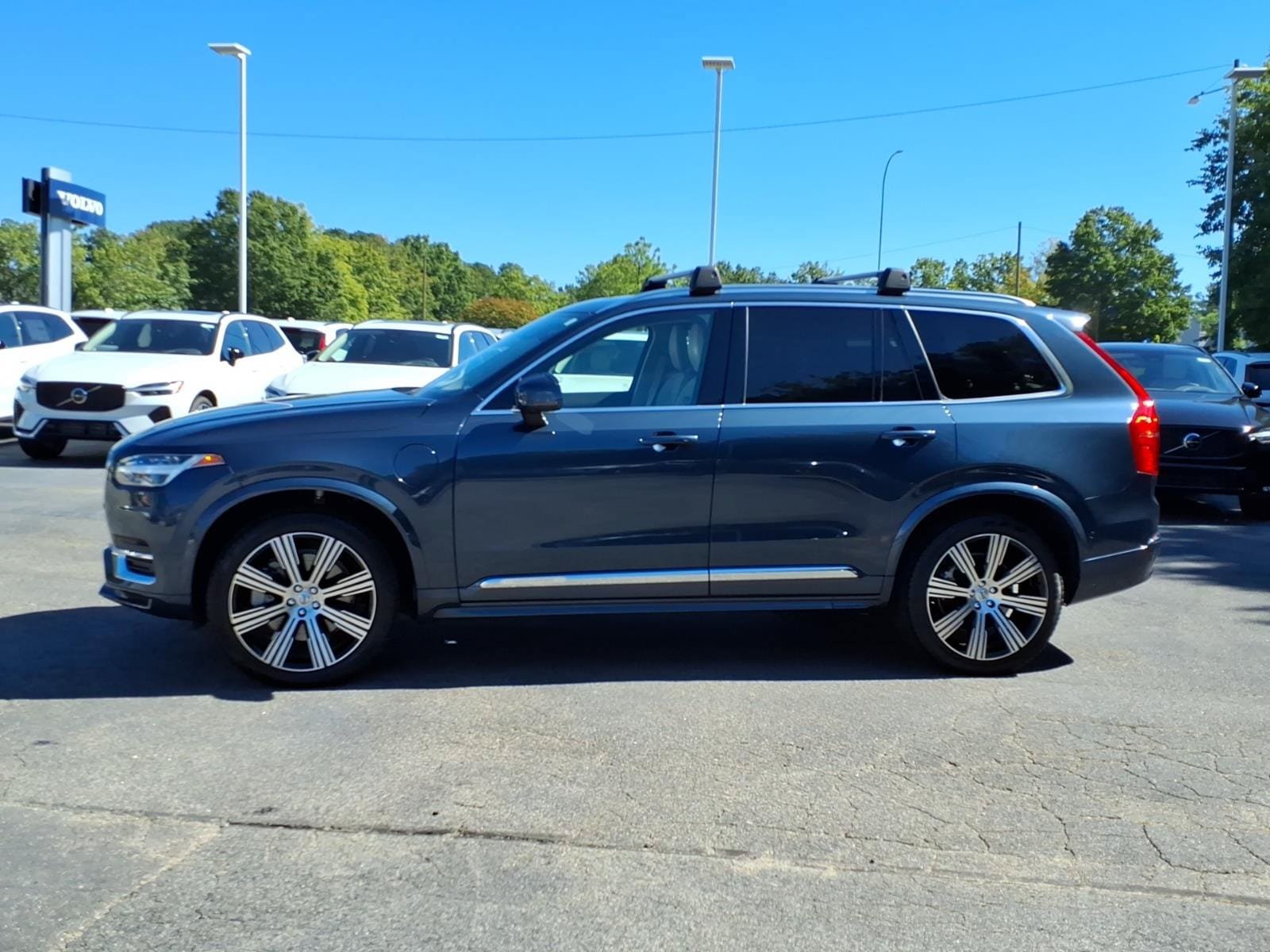 Used 2024 Volvo XC90 T8 Ultimate w/ Protection Package Premier AWD/4WD image 9