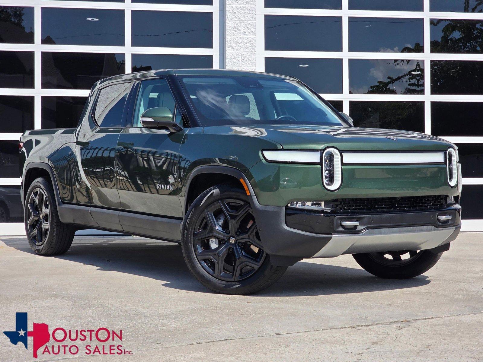 Used 2024 Rivian R1T Adventure AWD/4WD image 1