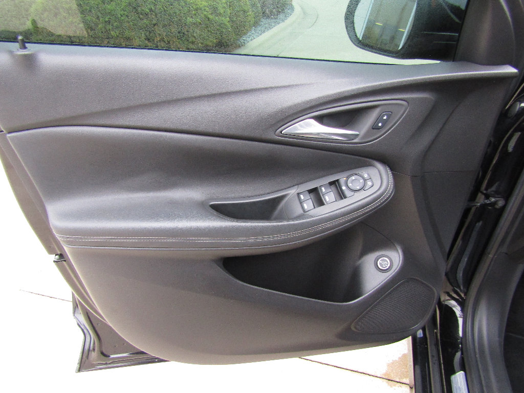 Used 2022 Buick Encore GX Select w/ Sport Touring Package image 12