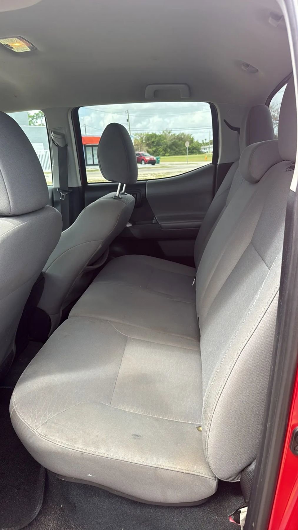 Used 2017 Toyota Tacoma SR5 w/ Exterior Package AWD/4WD image 7