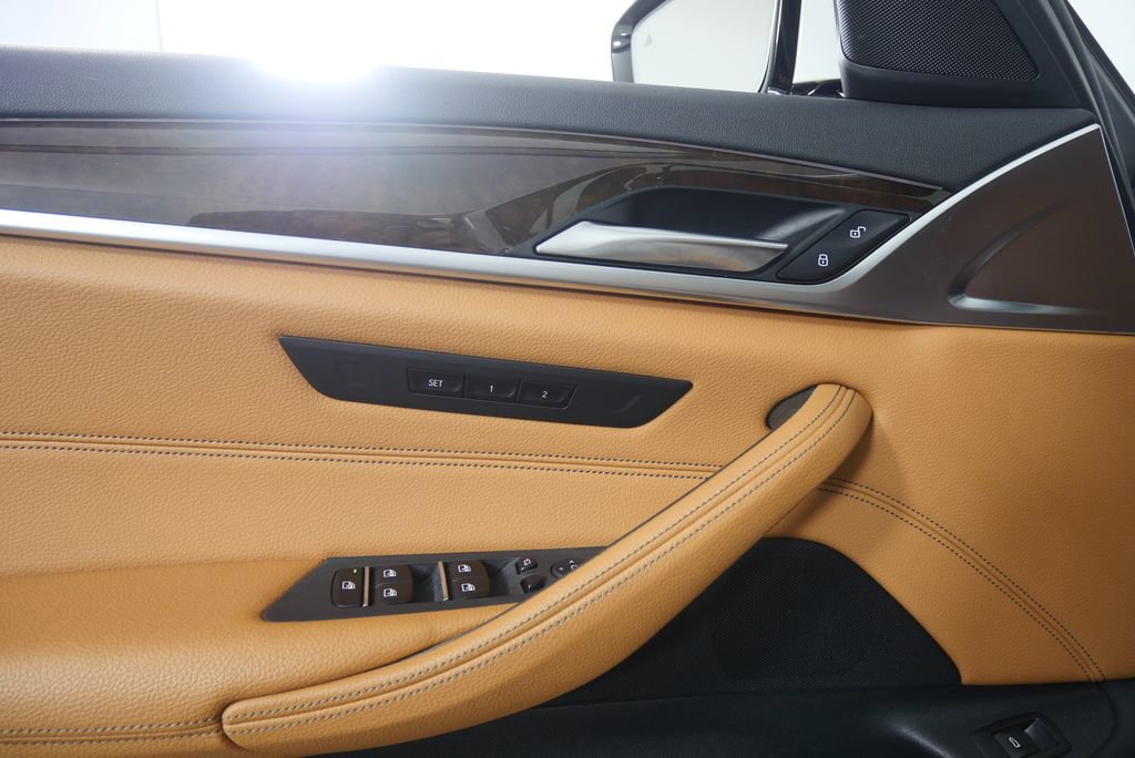 Used 2019 BMW 540i RWD image 8