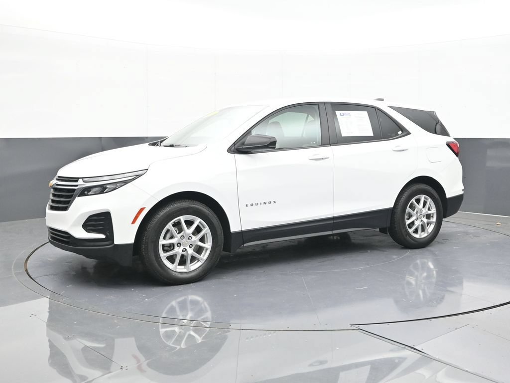 Used 2024 Chevrolet Equinox LS w/ LS Convenience Package FWD image 4