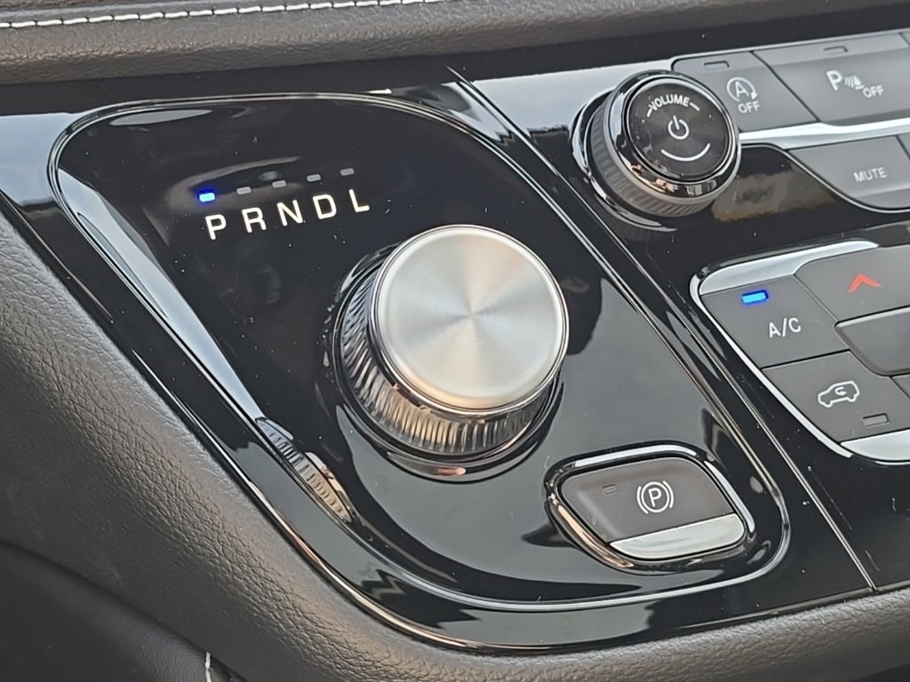 New 2026 Chrysler Pacifica Limited w/ S Appearance Package image 15