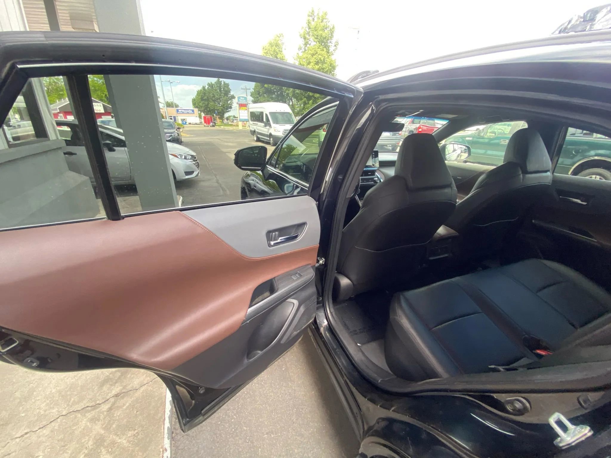 Used 2022 Toyota Venza XLE image 20