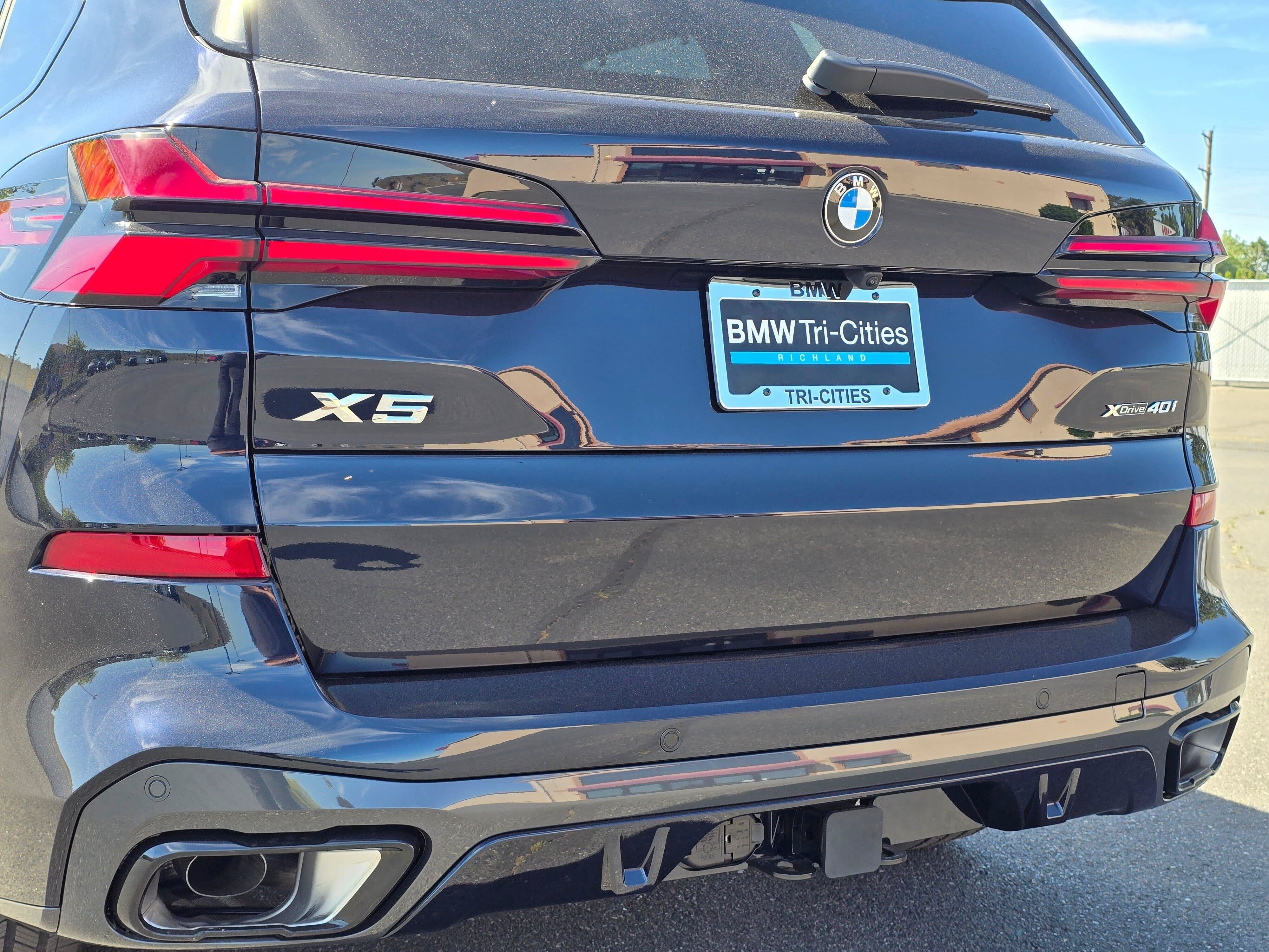 New 2026 BMW X5 xDrive40i w/ M Sport Package AWD/4WD image 7
