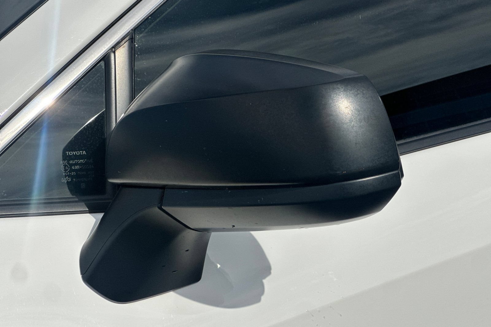Used 2020 Toyota RAV4 LE w/ Carpet Mat Package FWD image 49