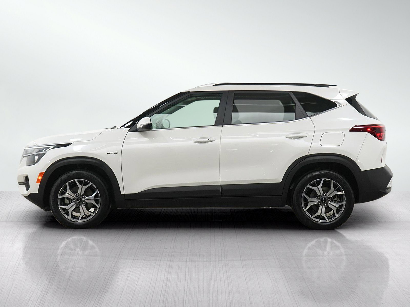 Used 2021 Kia Seltos EX AWD/4WD image 2