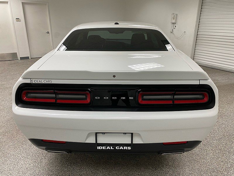 Used 2021 Dodge Challenger SXT image 6